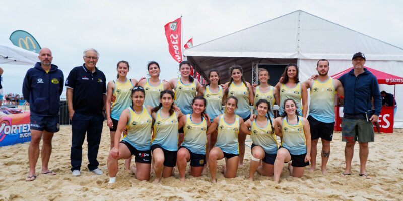 Equipa feminina no Beach Rugby da Figueira da Foz