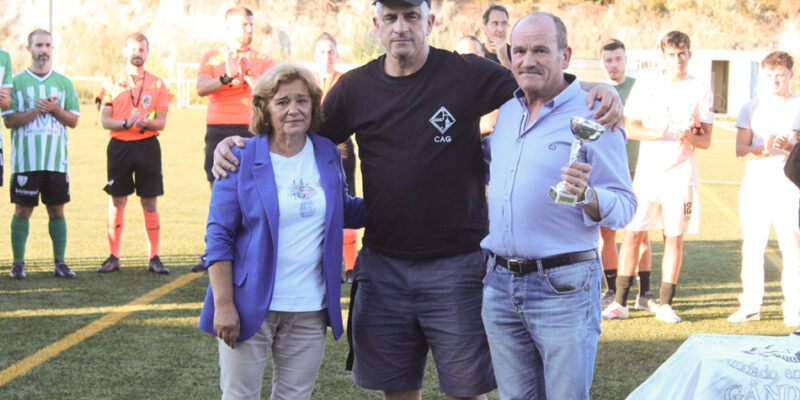 Trevim: Leia também Académico das Gândaras recorda Rafael Carvalho com troféu